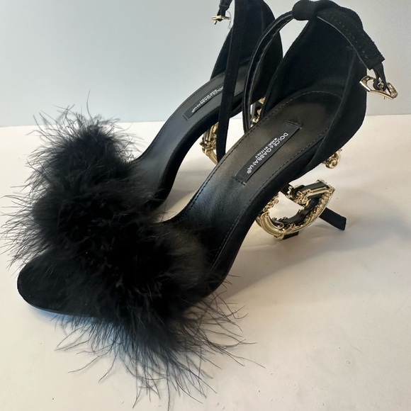 Fashion design 
Barocco-Heel Feather Ankle-Strap Sandals - Picture 4 of 13